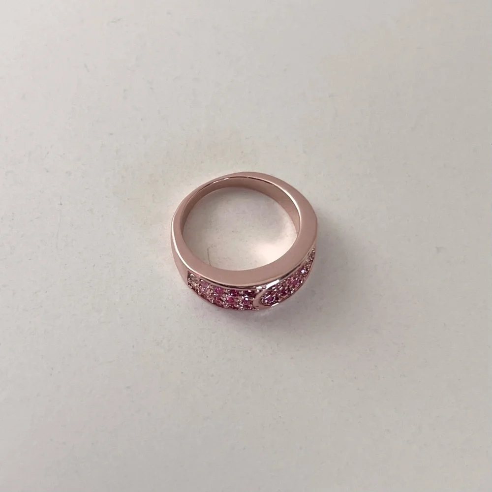 NWOT 18k gp rose gold belt ring